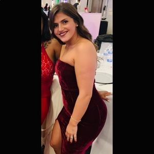 Midi burgundy velvet bodycon dress